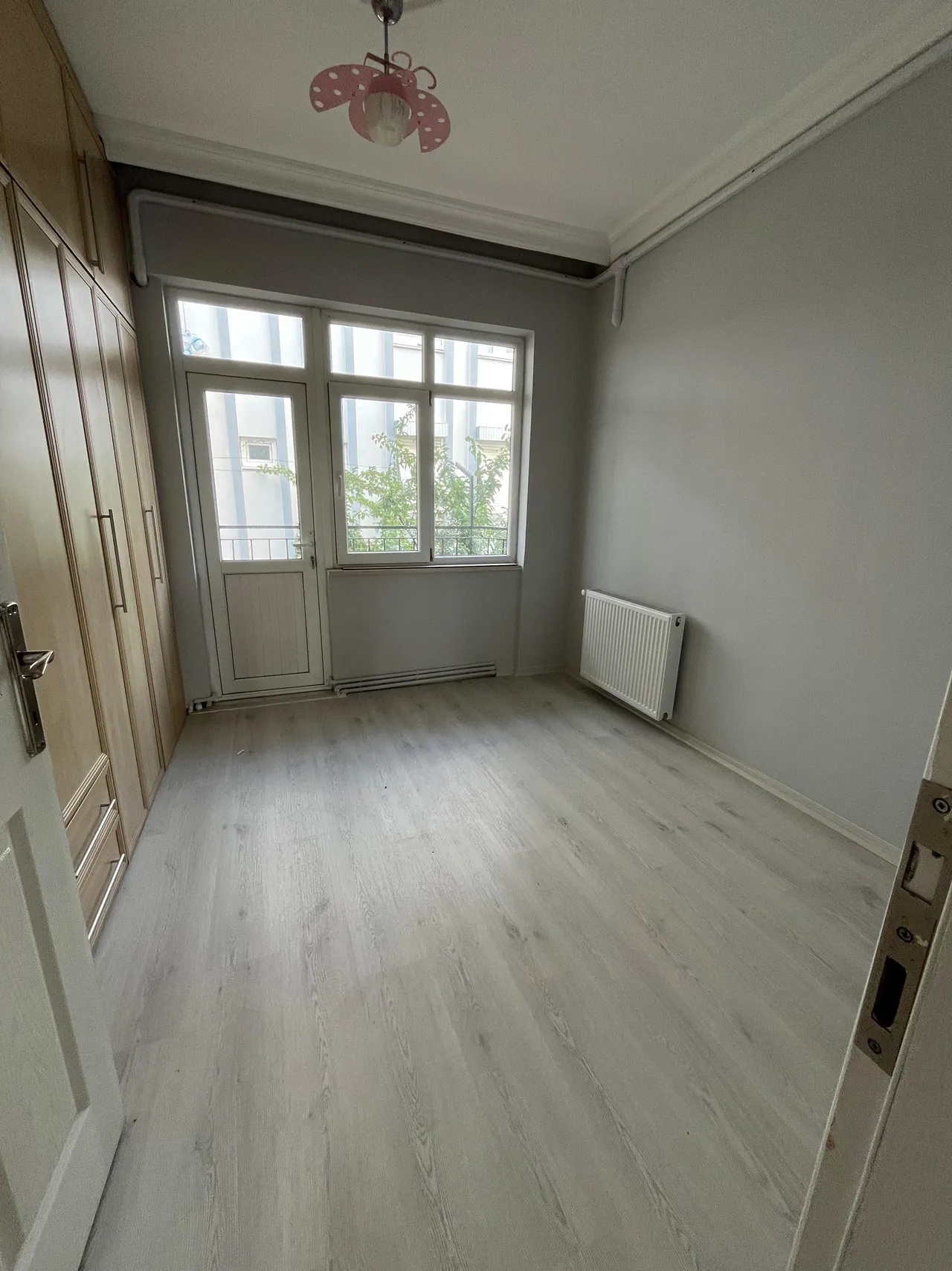 Serik Orta Mahalle'de Yeni Yenilenmiş, 4 Cepheli, Geniş 3+1 Kiralık Daire — fotoğraf 7