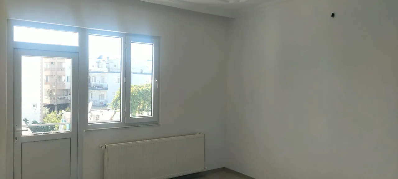 Serik Cumhuriyet’te Yenilenmiş, Masrafsız, 4 Cepheli Geniş 3+1 (140 m²) — fotoğraf 2